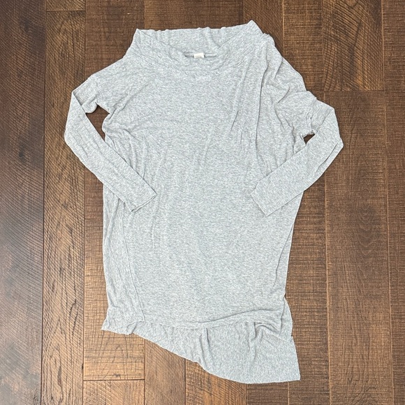 We The Free Asymmetric Grapevine Tunic in Gray - Picture 2 of 10